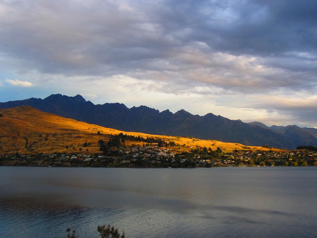 Del * Queenstown